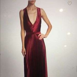NWT.ZAC Posen Arlen cherry pleated backless gown